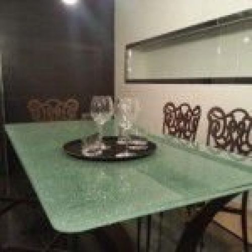 mesa de cristal laminado 6 6 6 y templado con el cristal del medio roto craquelado 2 150x150