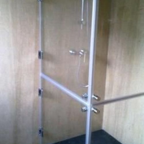 mampara de ducha pra minusvalidos puertas divididas en dos
