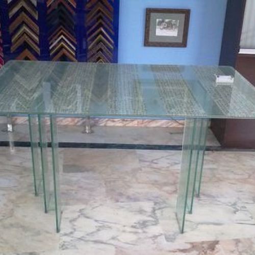 mesa con tapa en vidrio laminado con papel japones en su interior
