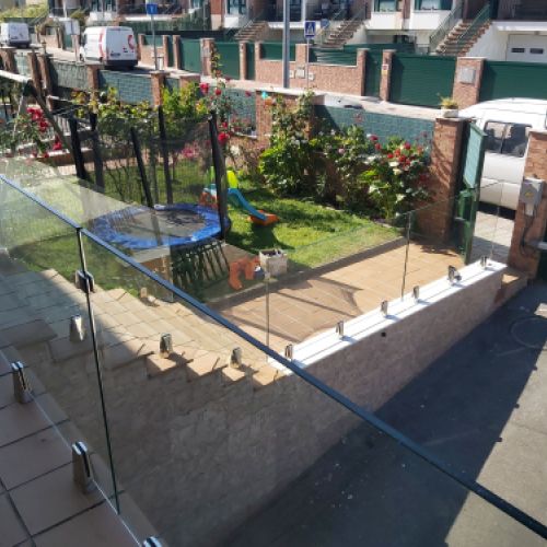 Barandilla con pinzas a suelo I