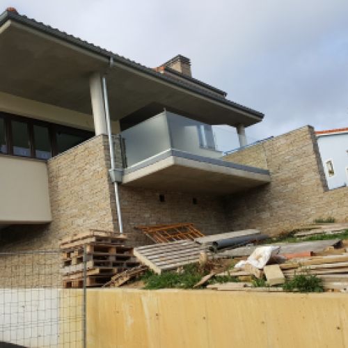 Barandilla con cristal de grandes dimensiones